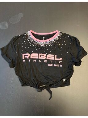Rebel Athletic Black & Pink Cropped Tee